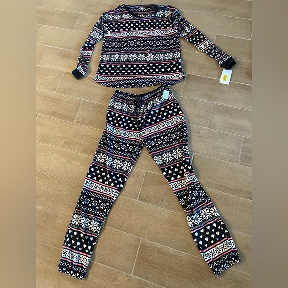 NWT Kenzie Women’s Pajamas Top amd Matching Pant - Picture 5 of 5